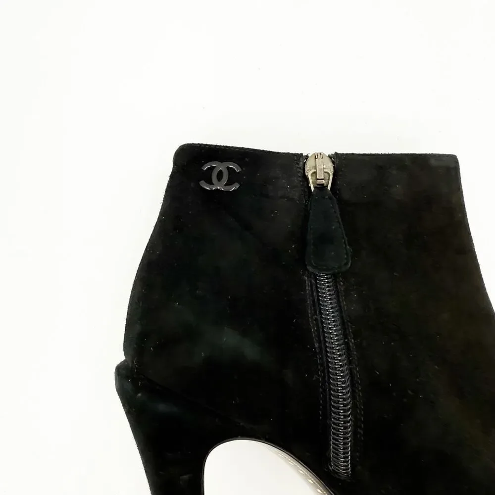 Chanel CC Cap Toe Black Suede Leather Ankle Boots Heels EU 39.5